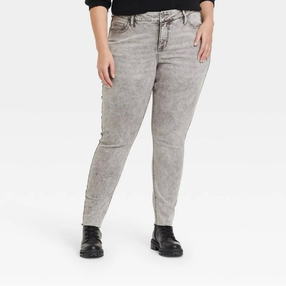 Women's Stonewashed Skinny Jeans